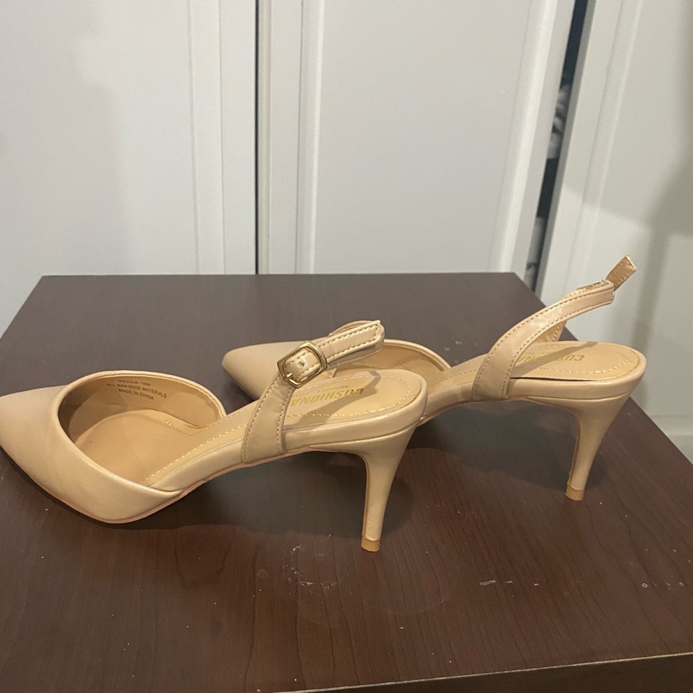 Cushionaire Elegant Beige Slingback Heels